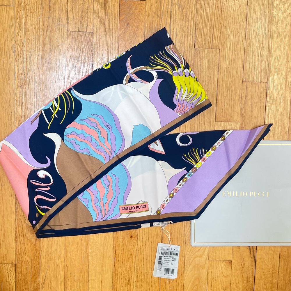 BNWT Emilio Pucci Geometric Printed Silk Stole in Turchese